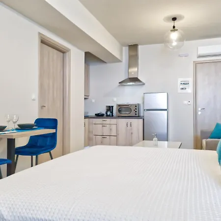 Epipleon Luxury Suites -104- Δωμάτιο 35Τμ Με Βεράντα 35Τμ Μπροστά Στη Θάλασσα Nafpaktos Zewnętrze zdjęcie